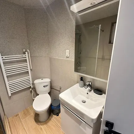 Regina's Modern 2bedroom In Center