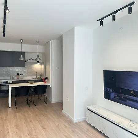 Regina's Modern 2bedroom In Center Apartmán Skopje